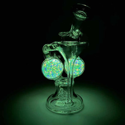 SKLENĚNÝ BONG BLACK LEAF SVÍTÍCÍ VE TMĚ 18 CM